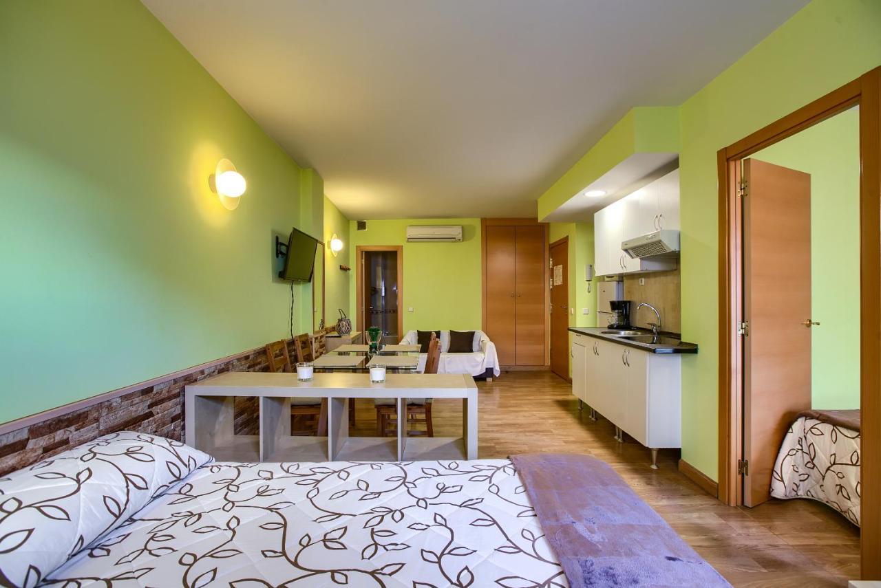 Apartamentos Barajas Madrid Exterior foto