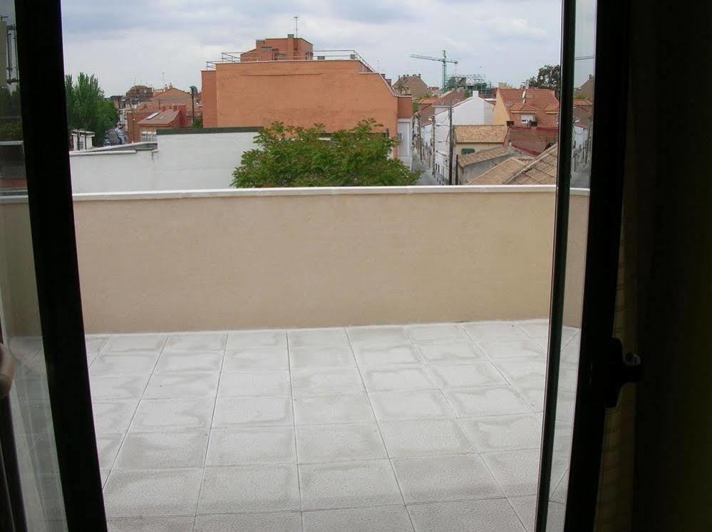 Apartamentos Barajas Madrid Exterior foto